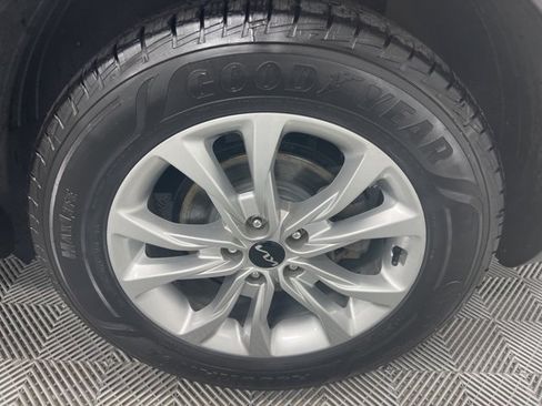 Used 2022 Kia Telluride LX image 10