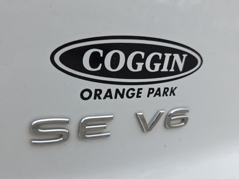 Used 2021 Volkswagen Atlas Cross Sport SE image 28