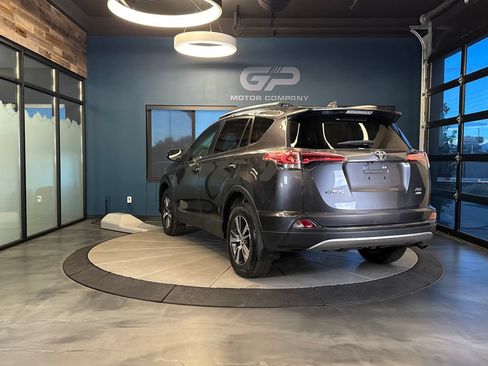 Used 2018 Toyota RAV4 XLE AWD/4WD image 5