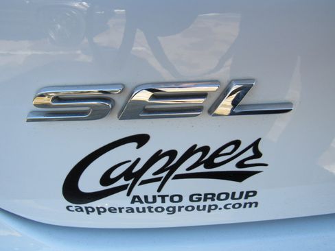 Used 2024 Ford Edge SEL w/ Sport Appearance Package image 38