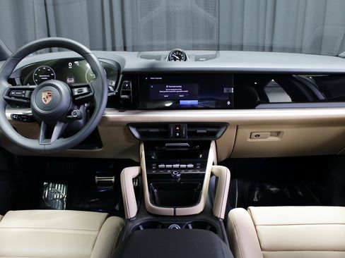 New 2026 Porsche Cayenne S image 24