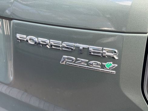 Used 2017 Subaru Forester 2.5i w/ Alloy Wheel Package image 4