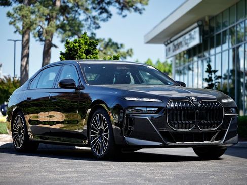 New 2026 BMW 760i xDrive w/ Executive Package AWD/4WD image 1