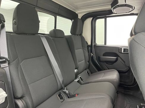 Used 2023 Jeep Gladiator Sport AWD/4WD image 37