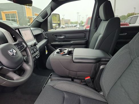 New 2026 RAM 1500 Express AWD/4WD image 9