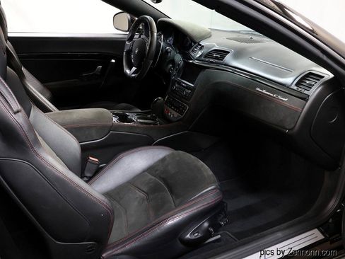 Used 2015 Maserati GranTurismo Sport RWD image 28