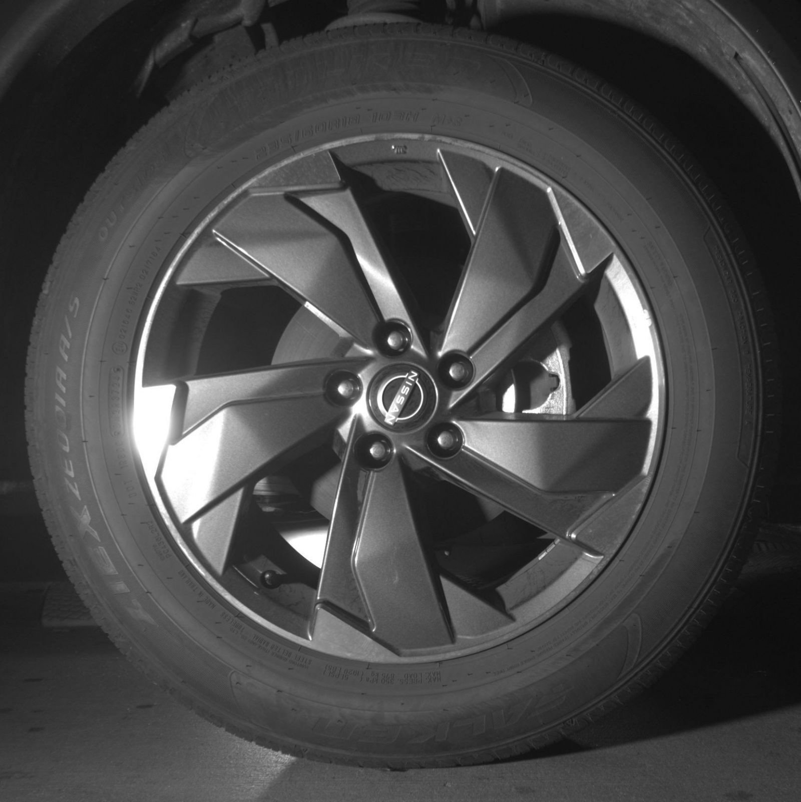 Used 2025 Nissan Rogue SV FWD image 13