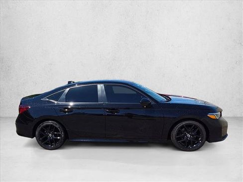 Used 2025 Honda Civic Sport image 4