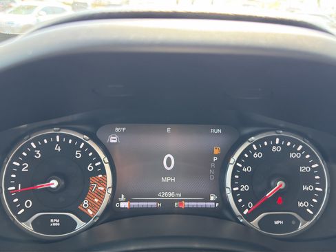 Used 2023 Jeep Renegade Trailhawk AWD/4WD image 12
