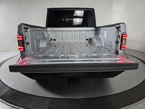 Used 2022 Jeep Gladiator Rubicon w/ Trailer Tow Package AWD/4WD image 19