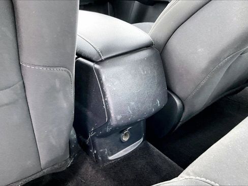 Used 2018 Ford Fusion SE image 16