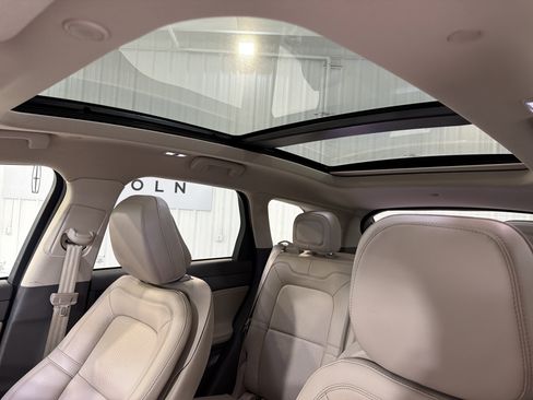 Used 2022 Lincoln Corsair Reserve w/ Equipment Group 201A image 15