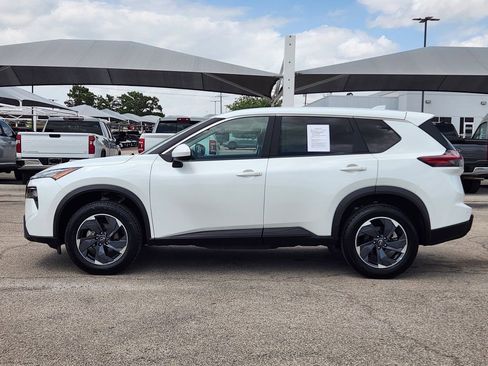 Used 2025 Nissan Rogue SV FWD image 4