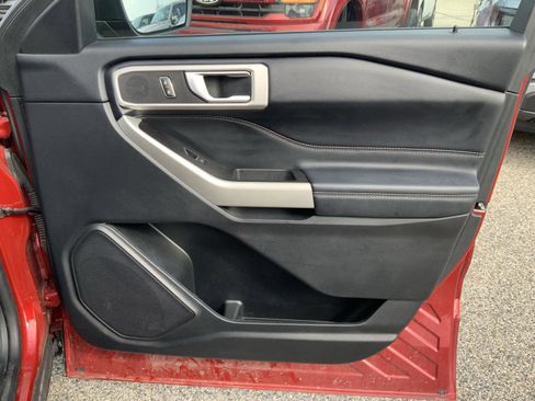 Used 2022 Ford Explorer XLT w/ Equipment Group 202A image 68