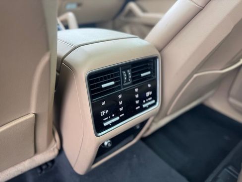 Used 2019 Porsche Cayenne S AWD/4WD image 32