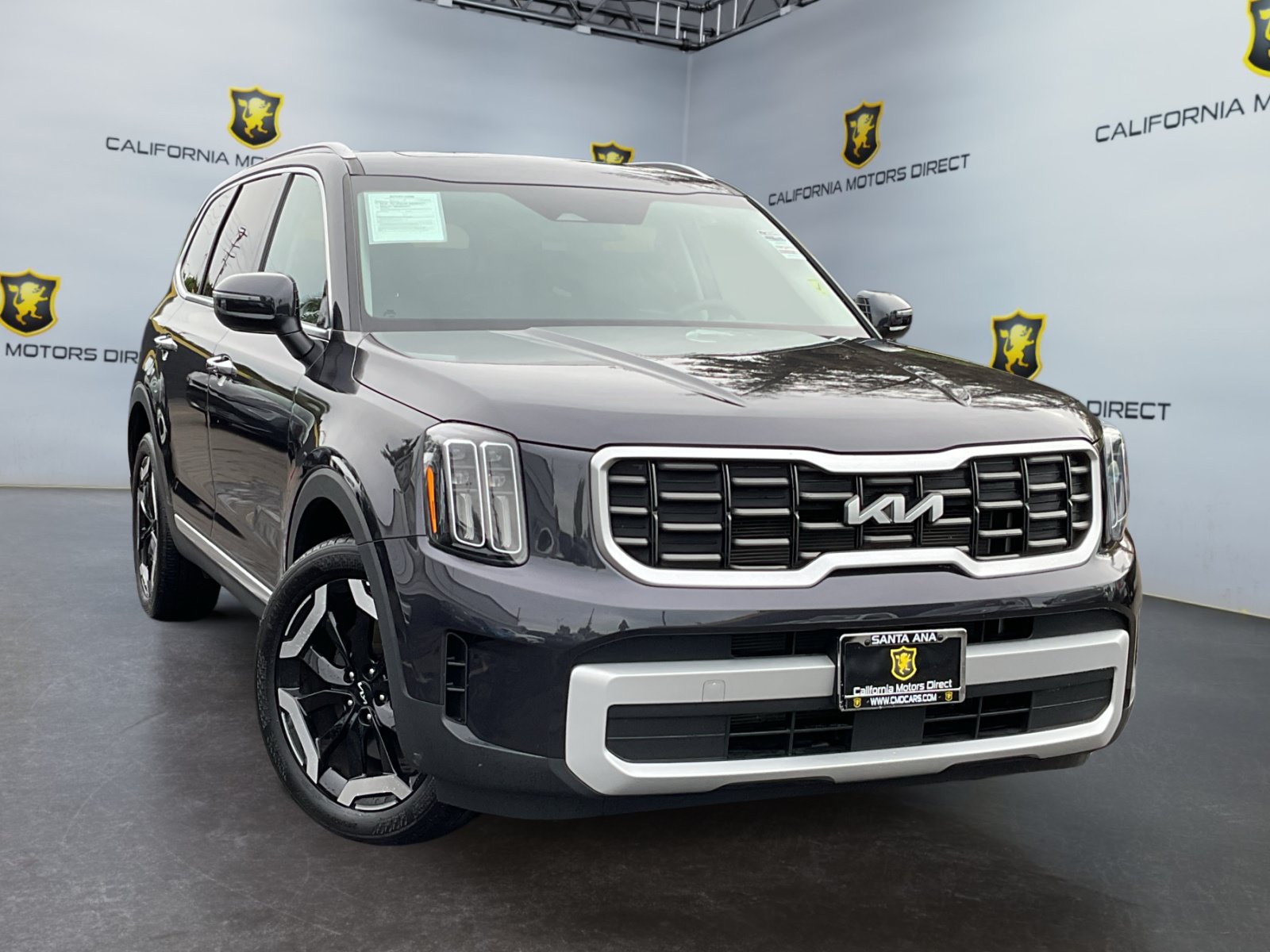 Used 2025 Kia Telluride S FWD image 3