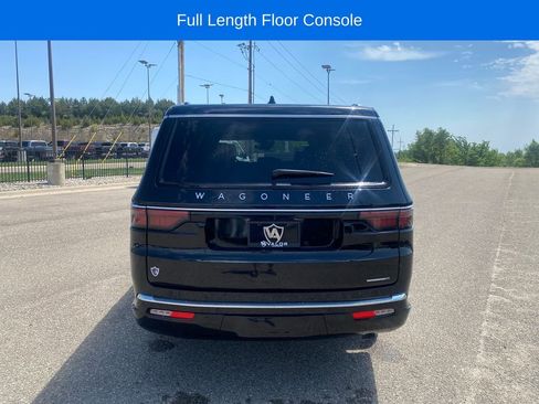 Used 2024 Jeep Wagoneer L Series II w/ Flexible Seating Group AWD/4WD image 5