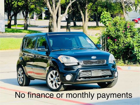 Used 2013 Kia Soul ! FWD image 1