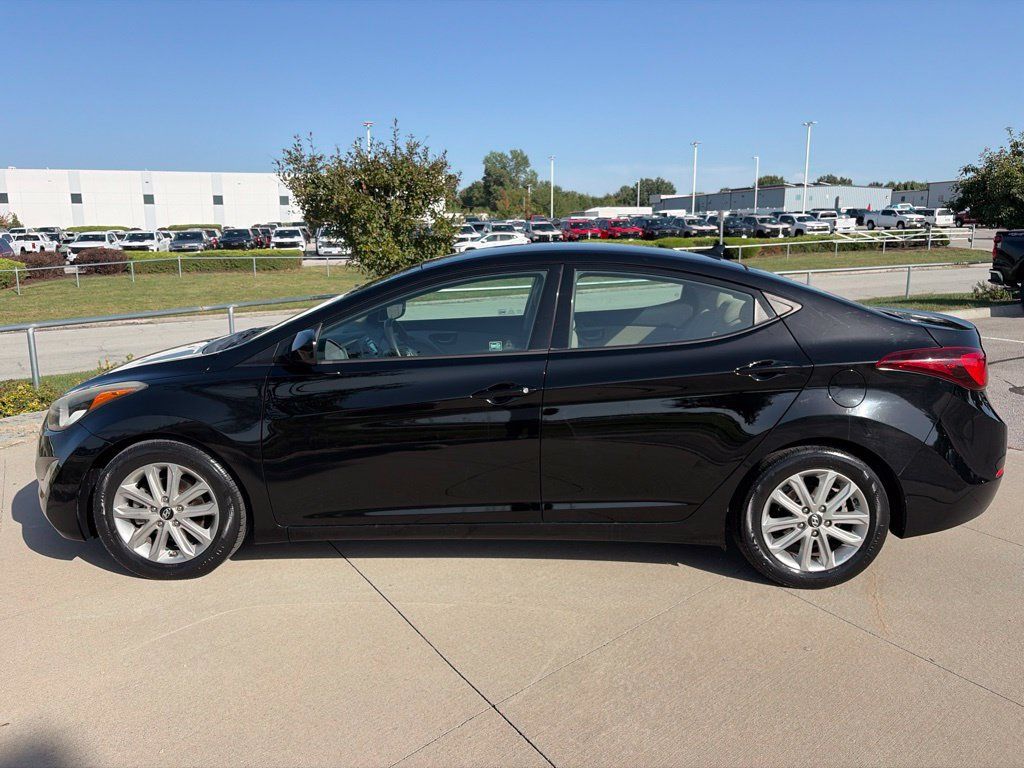 Used 2015 Hyundai Elantra SE w/ Option Group 02 FWD image 5