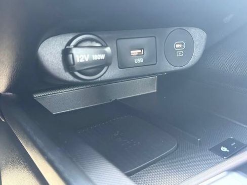 Used 2024 Hyundai Elantra Limited FWD image 22