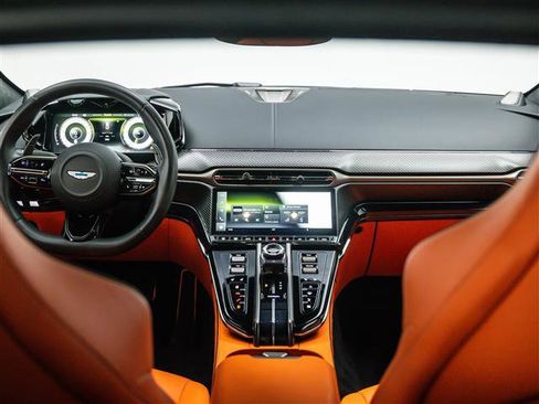 Used 2025 Aston Martin V8 Vantage Coupe image 20