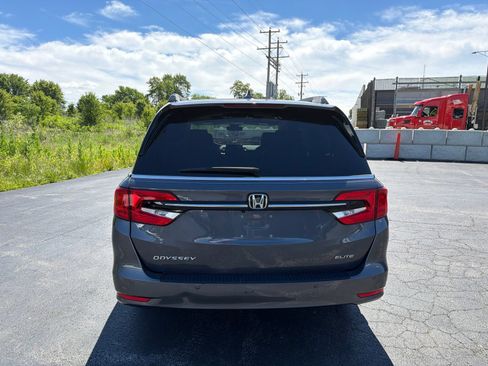Used 2024 Honda Odyssey Elite image 5