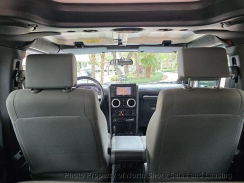 Used 2008 Jeep Wrangler Unlimited Sahara w/ Dual Top Group image 36