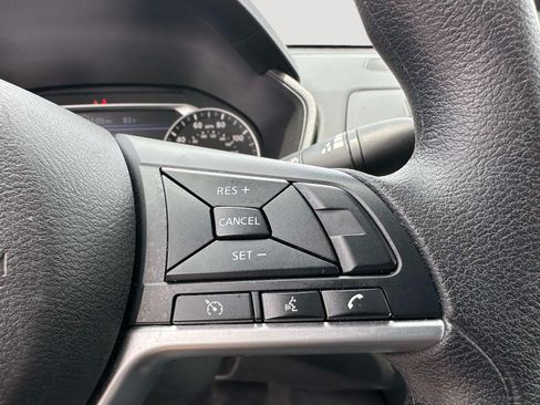 Used 2024 Nissan Altima 2.5 SV FWD image 14