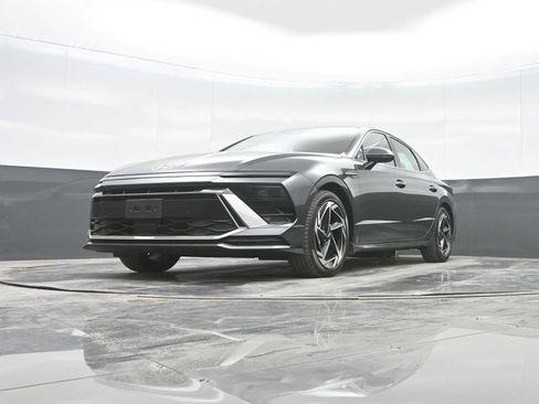 Certified 2025 Hyundai Sonata SEL image 33