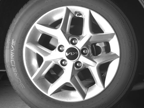 Used 2025 Kia Soul LX w/ LX Technology Package image 13