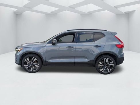 Certified 2023 Volvo XC40 B5 Plus w/ Climate Package AWD/4WD image 9