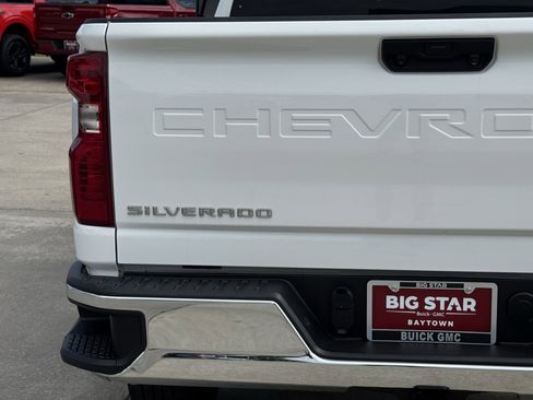 Used 2025 Chevrolet Silverado 2500 LT w/ Convenience Package AWD/4WD image 11