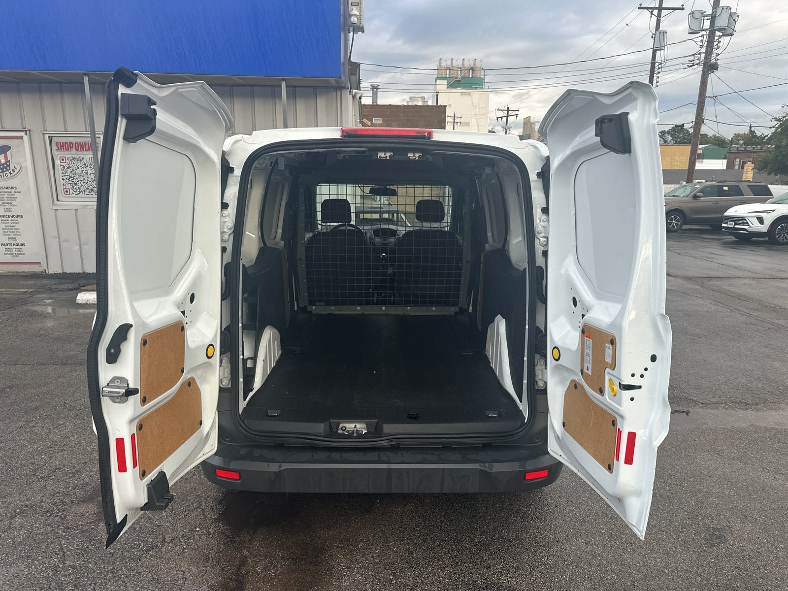 Used 2015 Ford Transit Connect XL FWD image 2