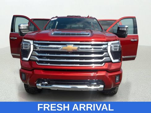Used 2024 Chevrolet Silverado 2500 High Country w/ Technology Package AWD/4WD image 10