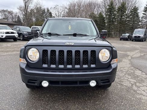 Used 2016 Jeep Patriot Latitude image 2