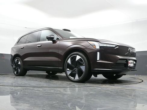 New 2025 Volvo EX90 Ultra image 42
