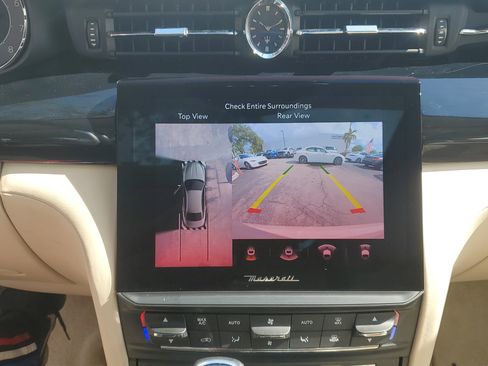 Used 2022 Maserati Quattroporte Modena image 8