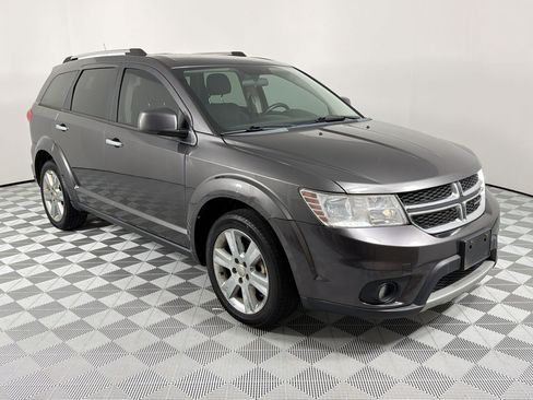 Used 2017 Dodge Journey SXT w/ Chrome Appearance Group FWD image 7