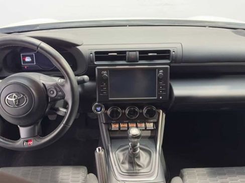 Used 2024 Toyota GR86 RWD image 18