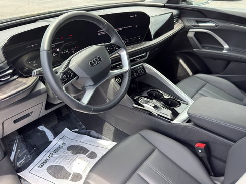 Used 2025 Audi Q5 Premium w/ Convenience Package AWD/4WD image 9