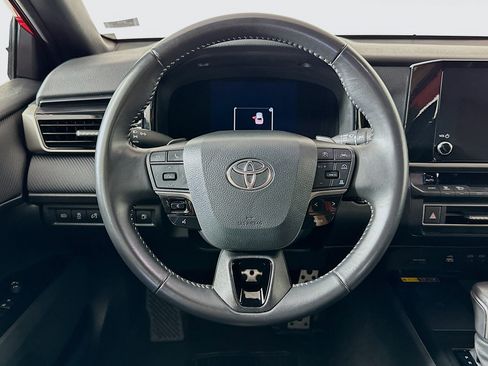 Used 2025 Toyota Camry SE FWD image 18