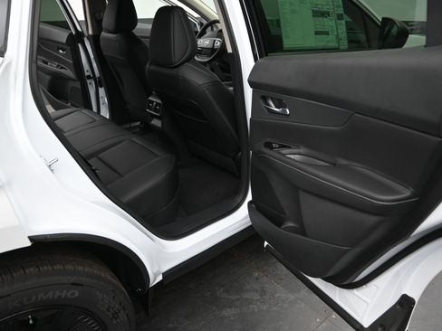 New 2025 Nissan Murano SV image 17