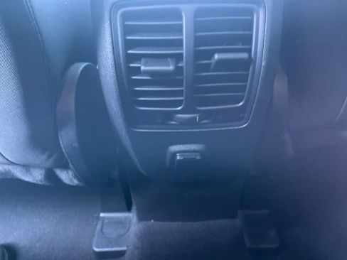 Used 2019 Ford Escape SE image 15