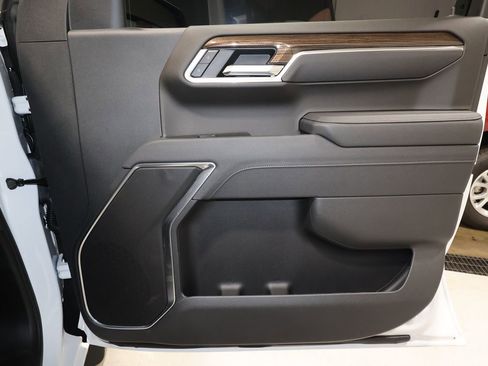 Used 2026 Chevrolet Silverado 1500 LT image 19