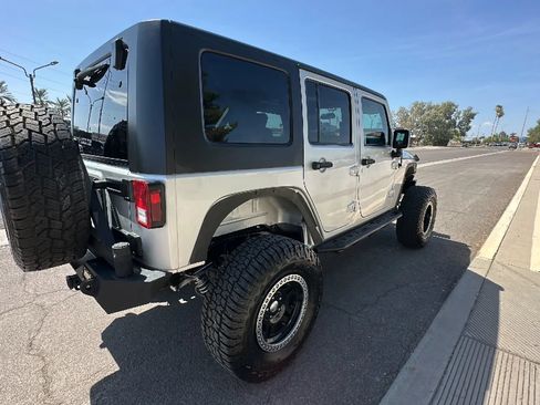 Used 2010 Jeep Wrangler Unlimited Sport AWD/4WD image 4