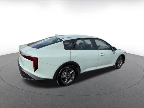 Used 2025 Kia K4 LXS image 15