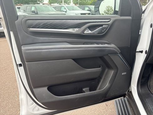 Used 2022 GMC Yukon XL Denali AWD/4WD image 9