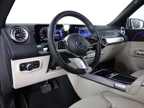Certified 2026 Mercedes-Benz GLB 250 4MATIC image 37