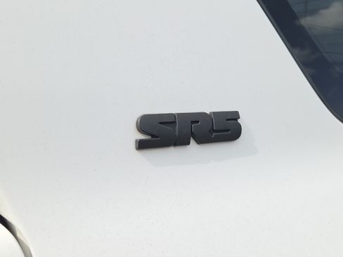 Used 2019 Toyota 4Runner SR5 AWD/4WD image 31