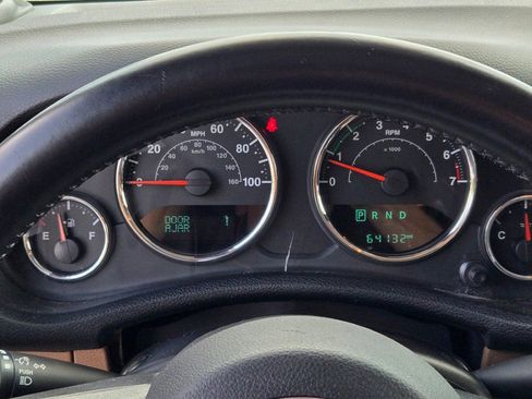 Used 2015 Jeep Wrangler Unlimited Sahara w/ Connectivity Group image 26